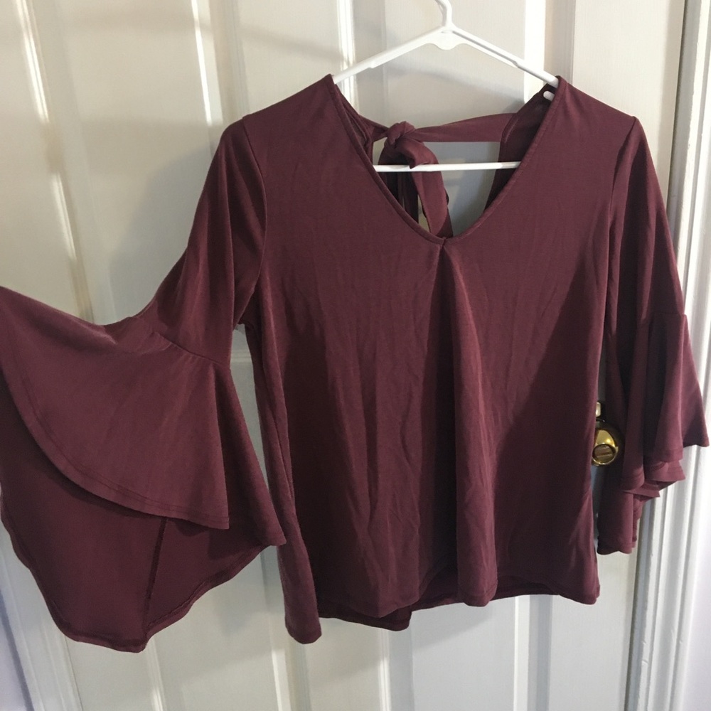 Maroon butterfly sleeve blouse 🦋